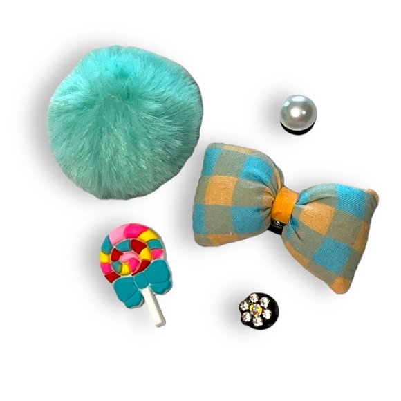 Shoe Croc Charms Set of 5 Pearl, Bling Flower, Lollipop, Bow & Pom Pom - Green - Picture 1 of 2